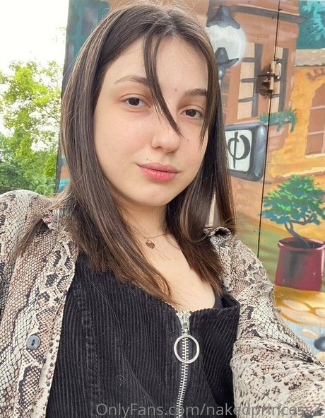 cherrykush6 art model picture