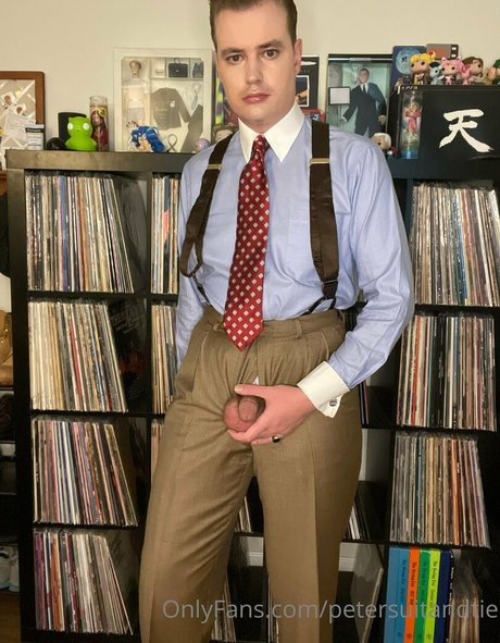 petersuitandtie naked model archive