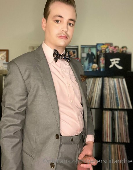 petersuitandtie star sexy picture
