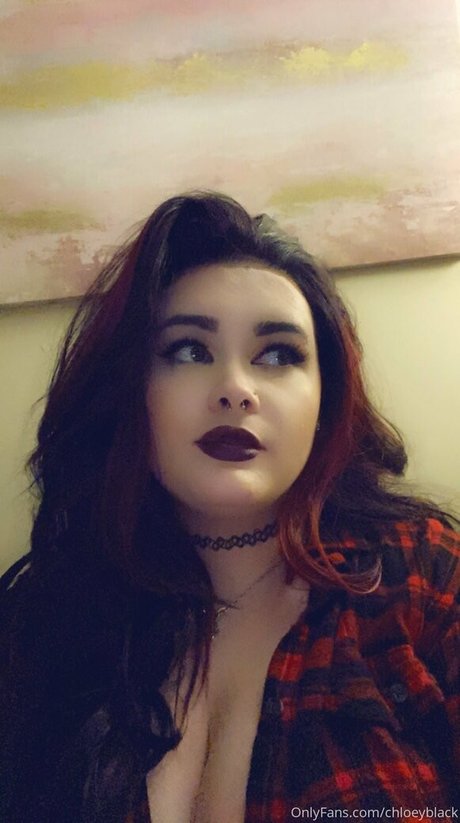 chloeyblack sex model photo