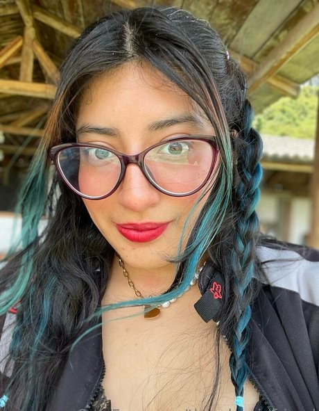 thundergirlfriend model sexy photos