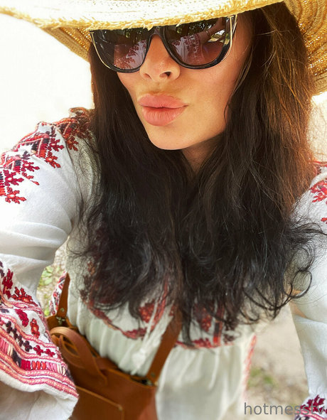 hotmesstv nice model pics