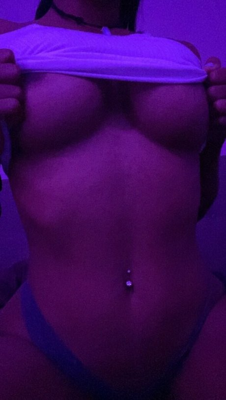 rookiebeamer erotic star photo