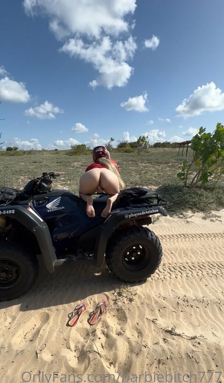 brunette petite onlyfans sexy pictures