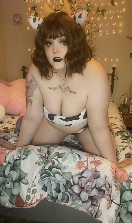 littletallbbw model erotic picture