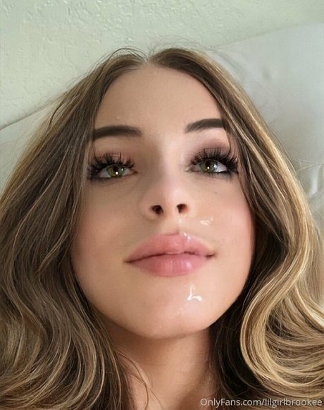 lilgirlbrookee nude model pics