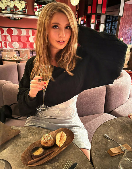 willowwhispers sexy star pics