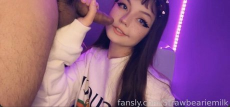 Strawberrymillk exclusive model picture