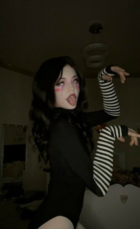 Strawberrymillk pornstar art gallery