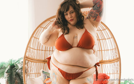 fayedaniels nice model img