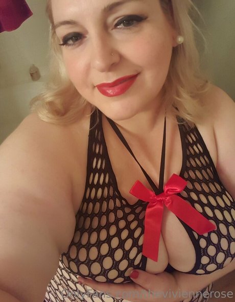 theviviennerose nudes pornstar image