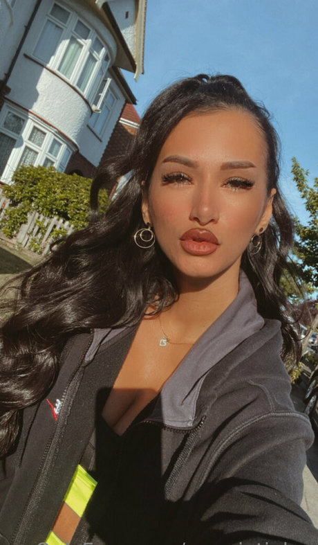 emmietinker model nude pics