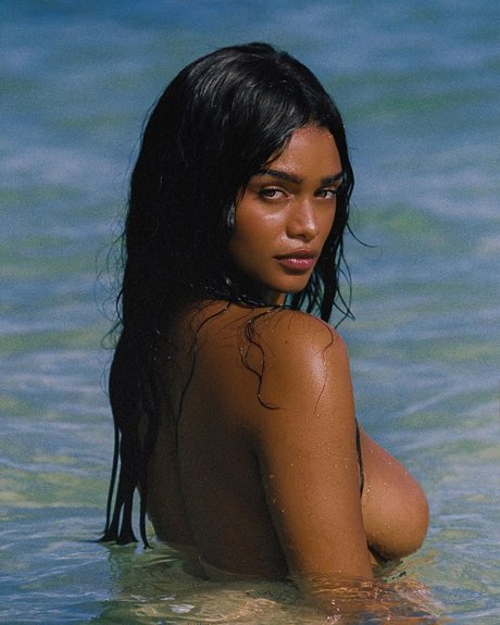 Aslayy Baugh model pornographic galleries