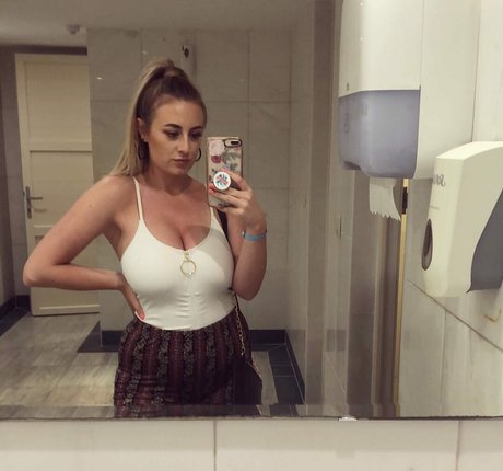 Bobbie Ann model nudes gallery