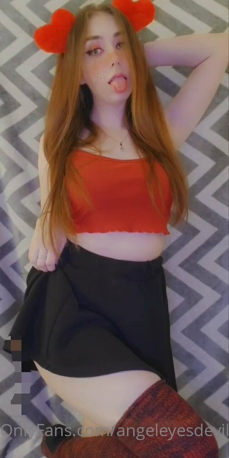 Angel Eyes Devil Thighs top model pic
