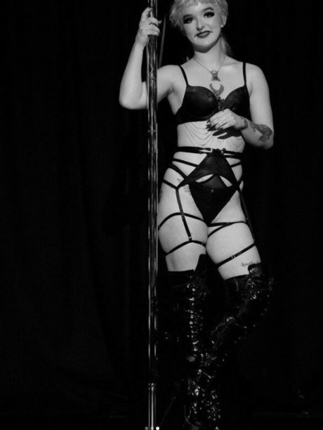 Gremlin Luna star pornographic gallery