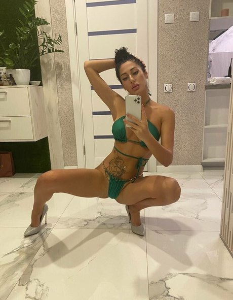 Mari Sweet sexy actress photo