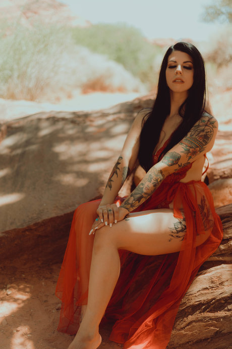 Thatsoraven95 pretty pornstar images