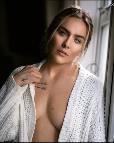 Sadie Gibbs model sex photos