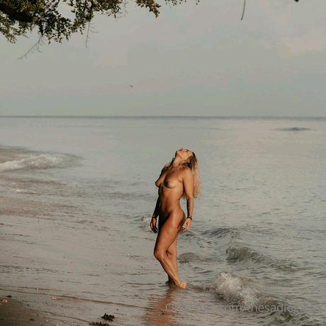 Sadie Gibbs high quality star photo