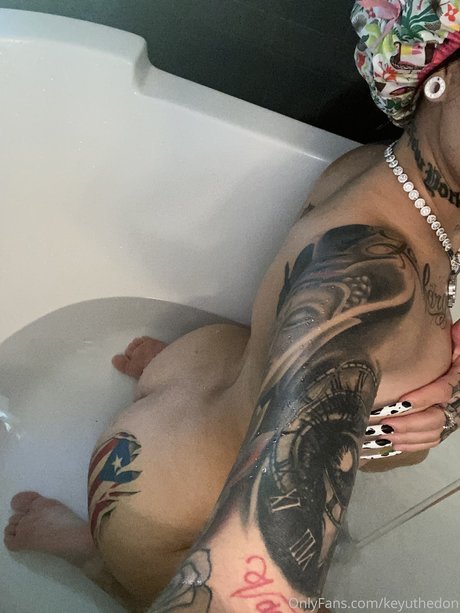 Lil Keyu model naked picture