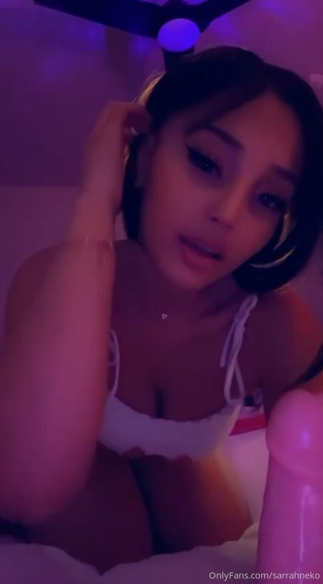 sarrahneko beautiful pornstar image