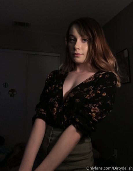 DaintyDalish naked model picture