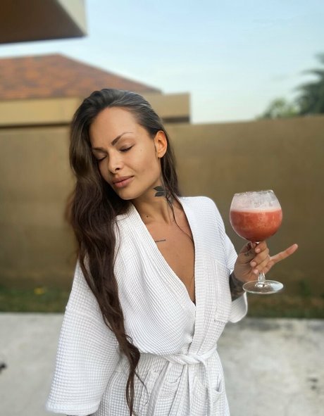 Latisha Blesk beautiful actress gallery