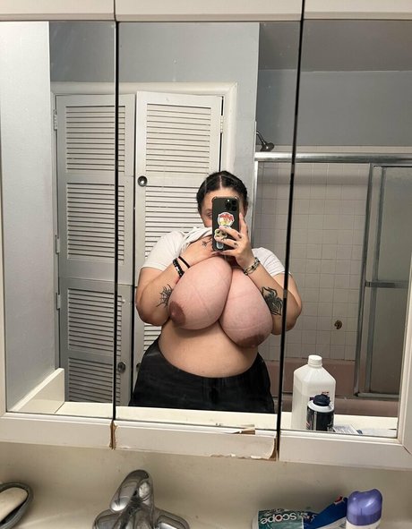 Glitchmaiden model perfect images