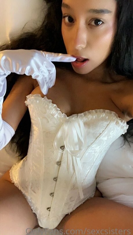 Molly and Mia_ model hd gallery