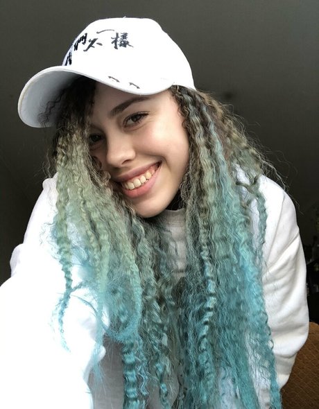 Lera Lera naked pornstar image