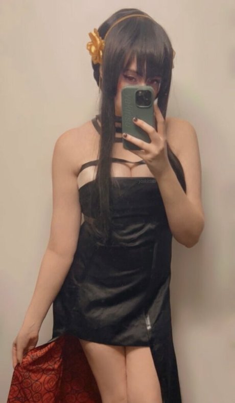 Yakirisu naked actress images