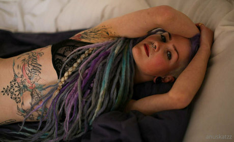 anuskatzzvip sexy model picture