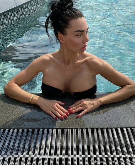 Sexy Alisa erotic actress images