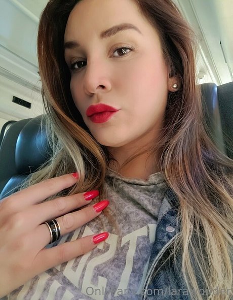 larawonder model hd img