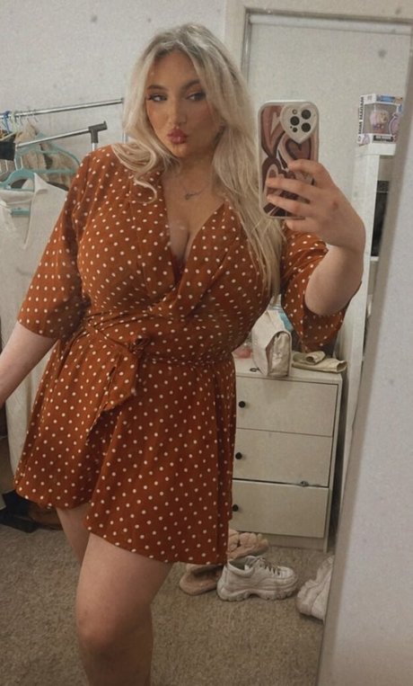 Shona Colson sexy star pictures