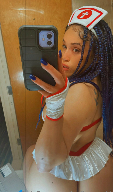 MO Spice naked model img