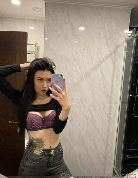 roxychics sexy actress img