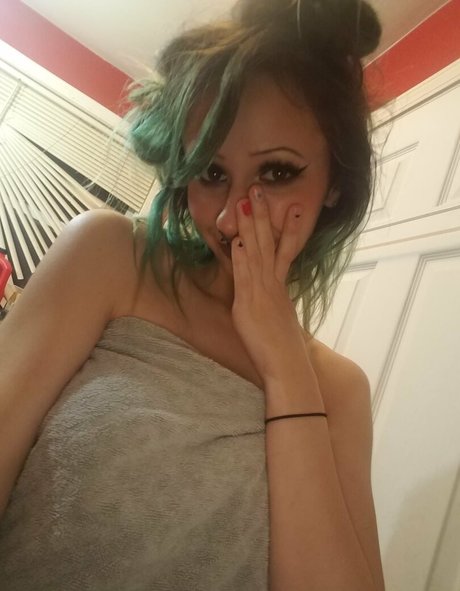 anarchomilk model naked archive