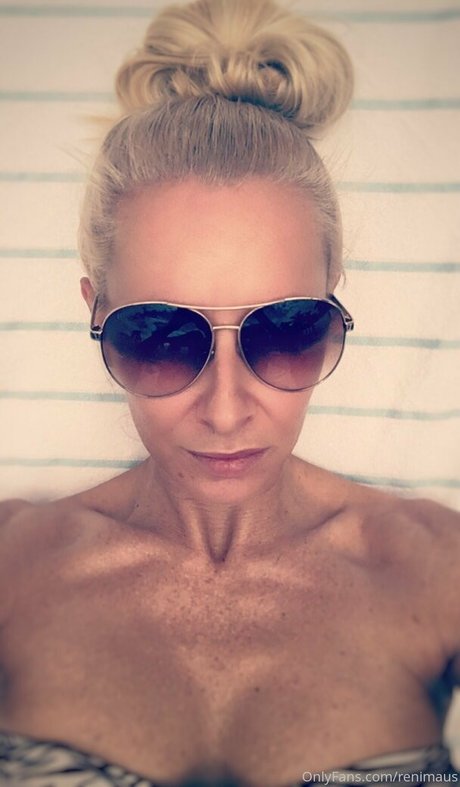 loveislove01 erotic pornstar image