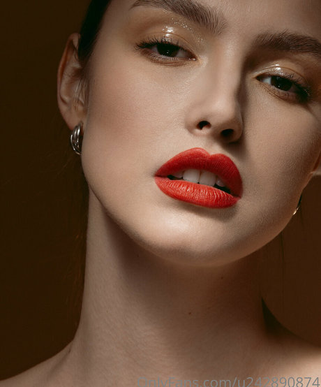 callme naomi free actress pic