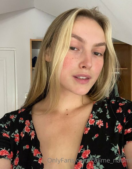 callme naomi sexy pornstar pic