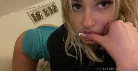 yourstepsis69x hot star image