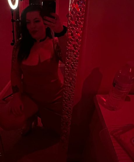 Cuntsuela model high quality image