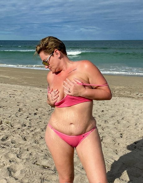 holliess1free beautiful model photos