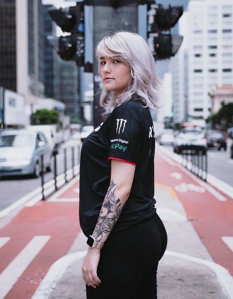 Riyuuka naked star pic