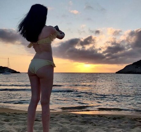 Nananightray star hot photo