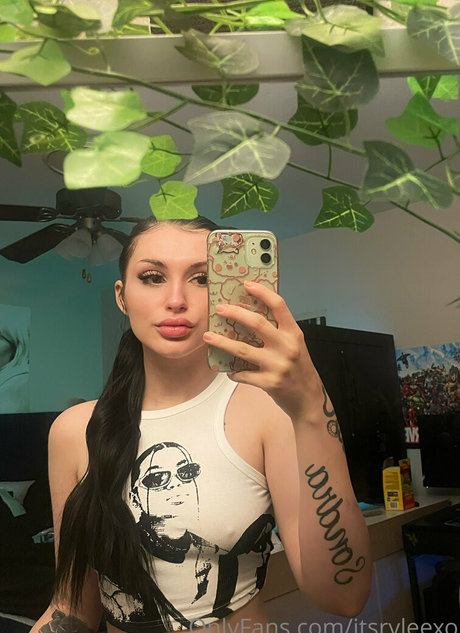 itsazaleaxo pornstar exclusive picture