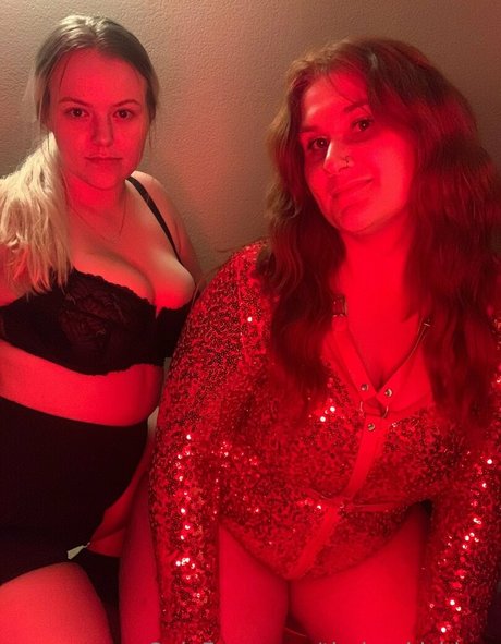 thebookishhoe star naked pic