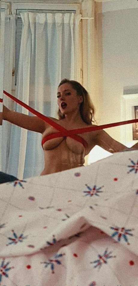 evasindlerova pornographic star pic